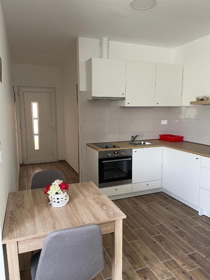 Apartman Solin 2, Parking Apartment Exterior foto