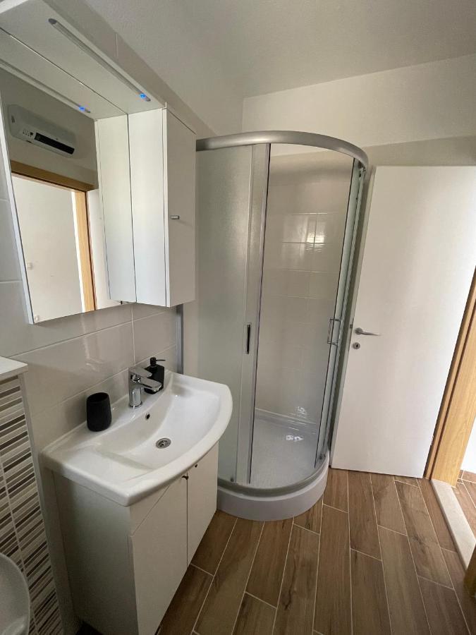 Apartman Solin 2, Parking Apartment Exterior foto